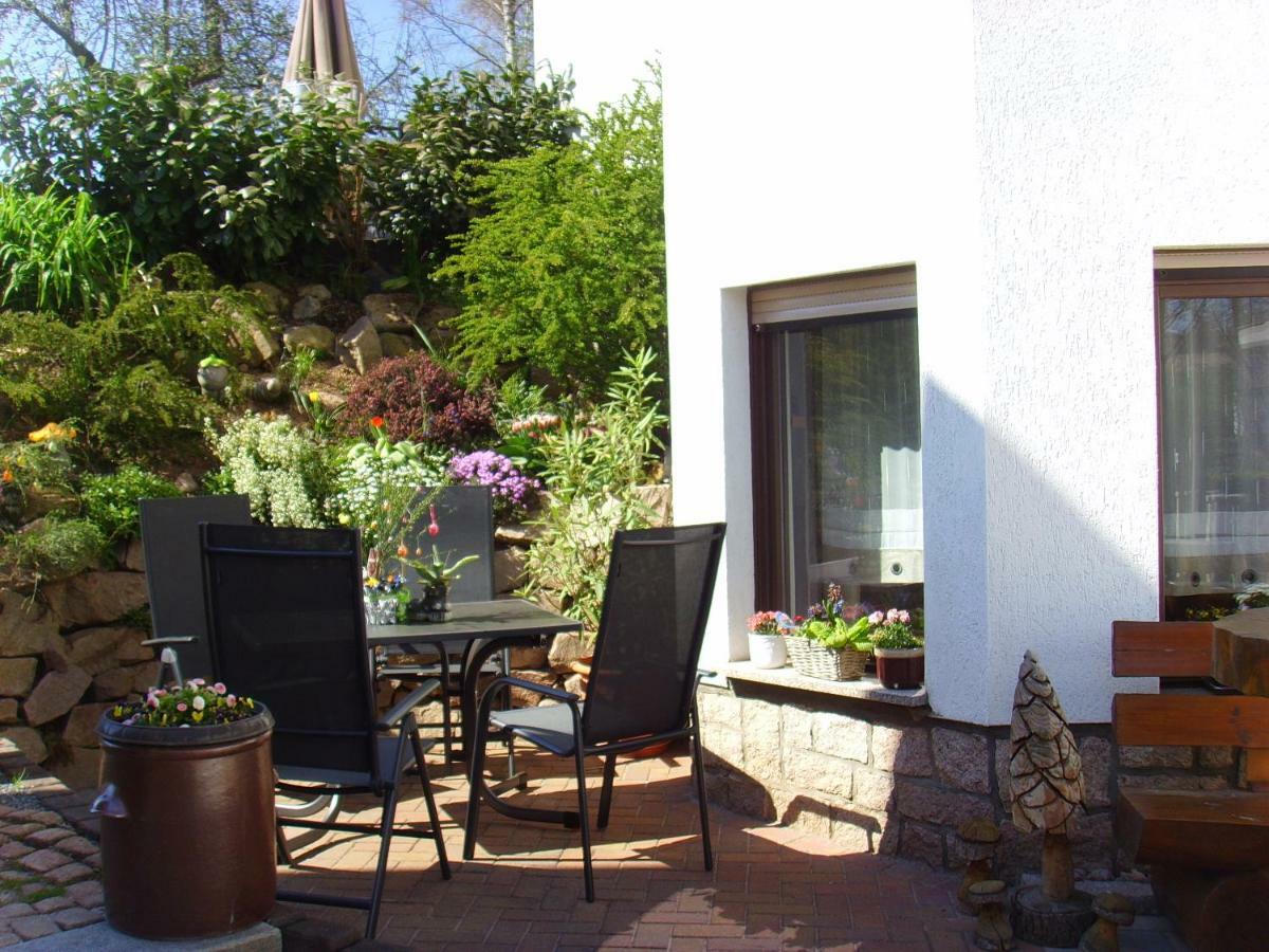 Ferienwohnung Reissmann Heinsdorfergrund Bagian luar foto